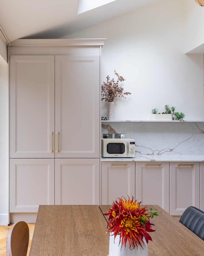 PGK Signature Polar White Dark Oak Quartz Contemporary Kitchen Chelsea PGK Signature Polar White & Dark Oak Quartz Contemporary Kitchen