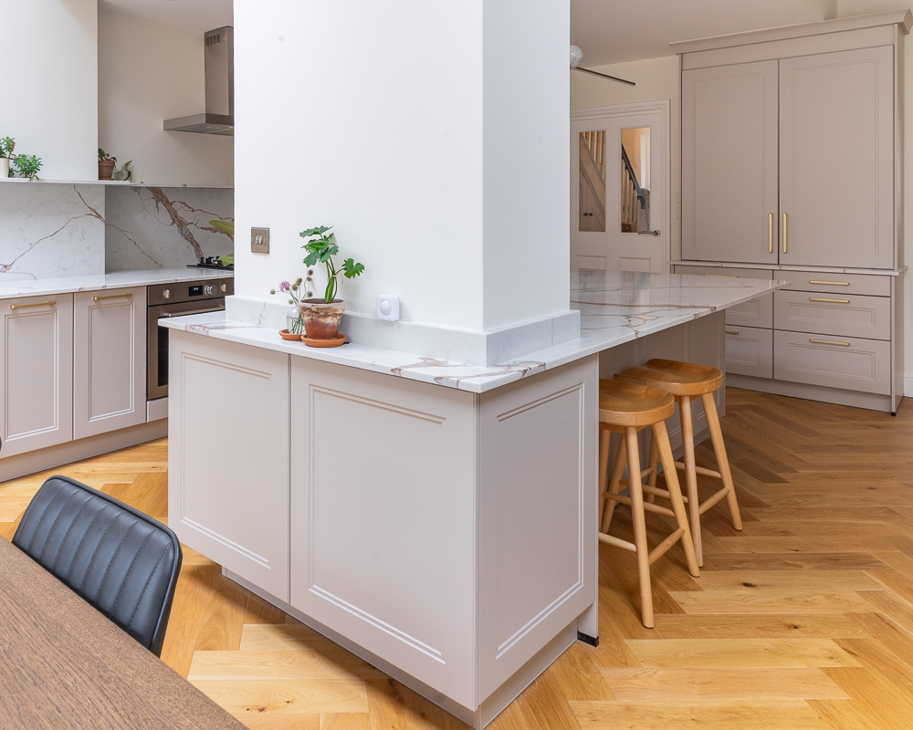 PGK Signature Polar White Dark Oak Quartz Contemporary Kitchen Chelsea PGK Signature Polar White & Dark Oak Quartz Contemporary Kitchen