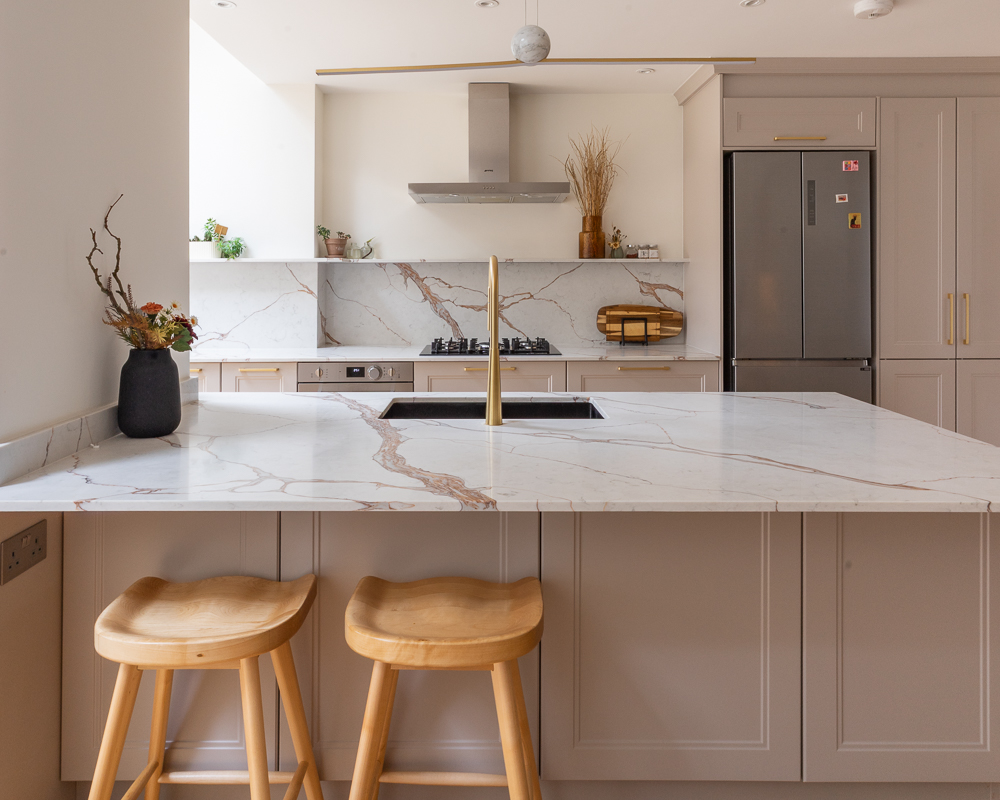 PGK Signature Polar White Dark Oak Quartz Contemporary Kitchen Chelsea PGK Signature Polar White & Dark Oak Quartz Contemporary Kitchen