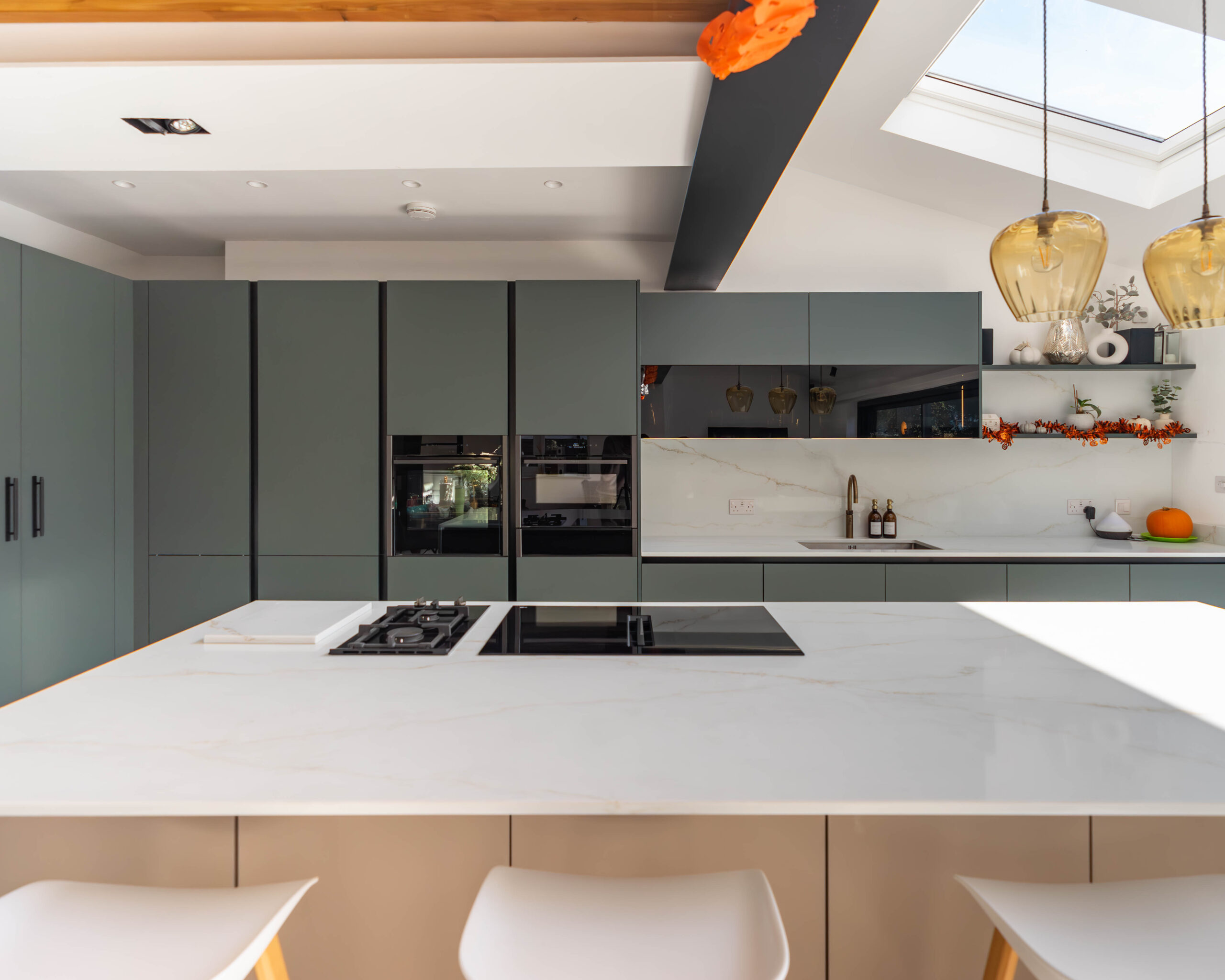 PGK Sage Focus Calacatta Oro Quartz Contemporary Kitchen Twickenham PGK Sage Focus & Calacatta Oro Quartz Contemporary Kitchen