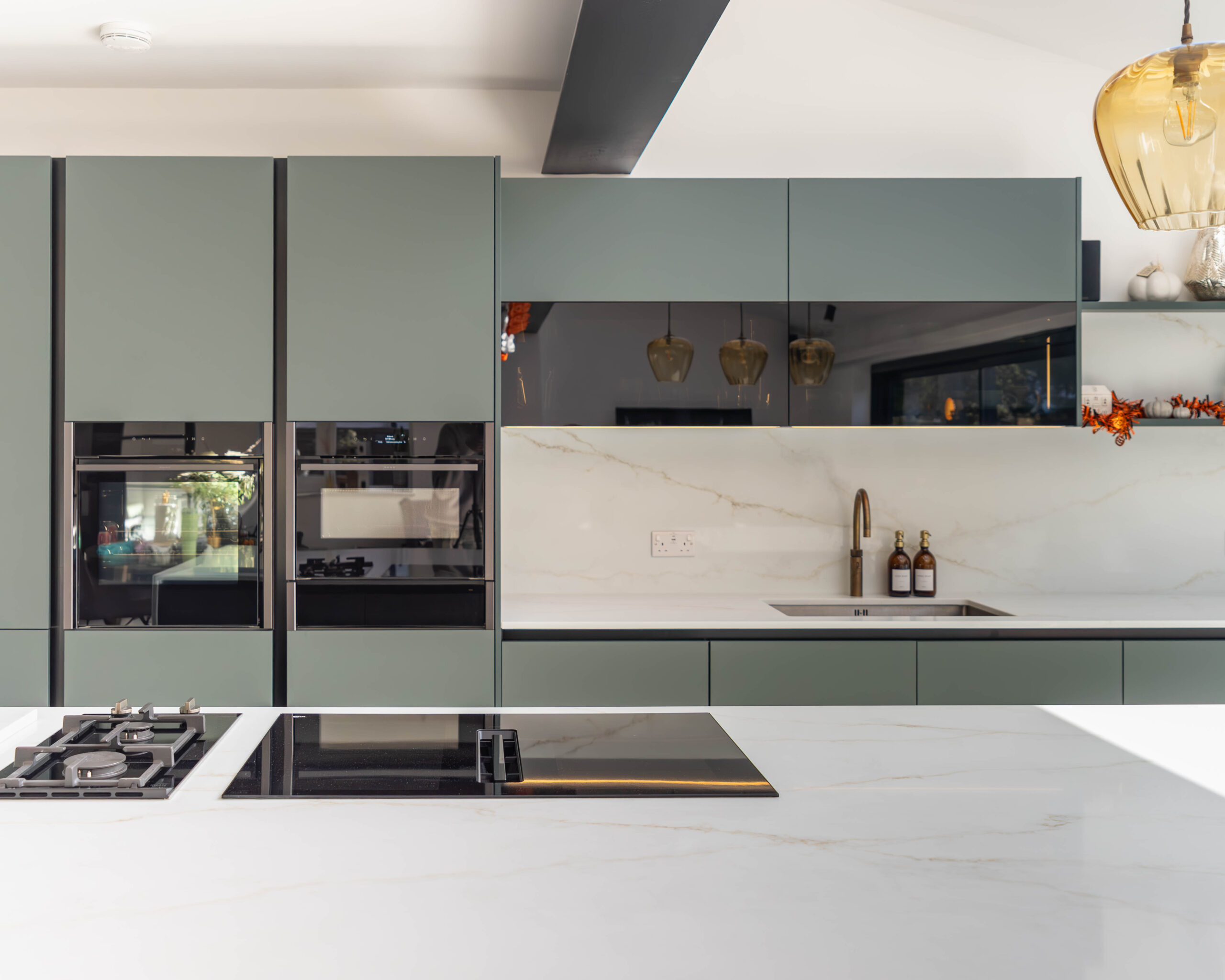 PGK Sage Focus Calacatta Oro Quartz Contemporary Kitchen Twickenham PGK Sage Focus & Calacatta Oro Quartz Contemporary Kitchen