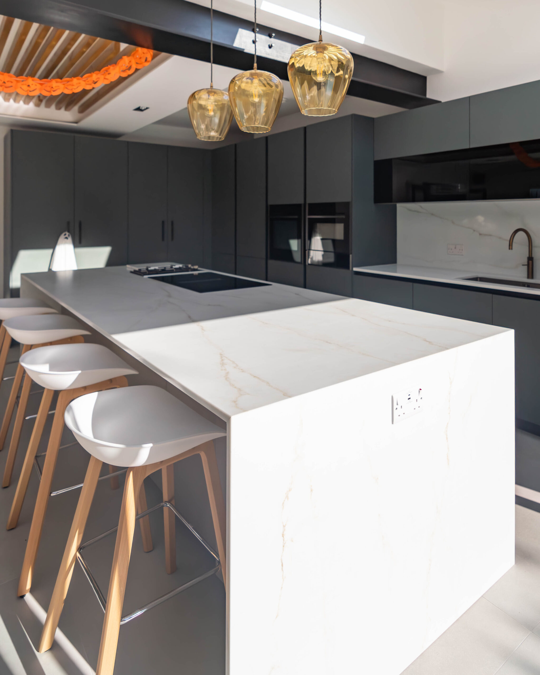 PGK Sage Focus Calacatta Oro Quartz Contemporary Kitchen Twickenham PGK Sage Focus & Calacatta Oro Quartz Contemporary Kitchen