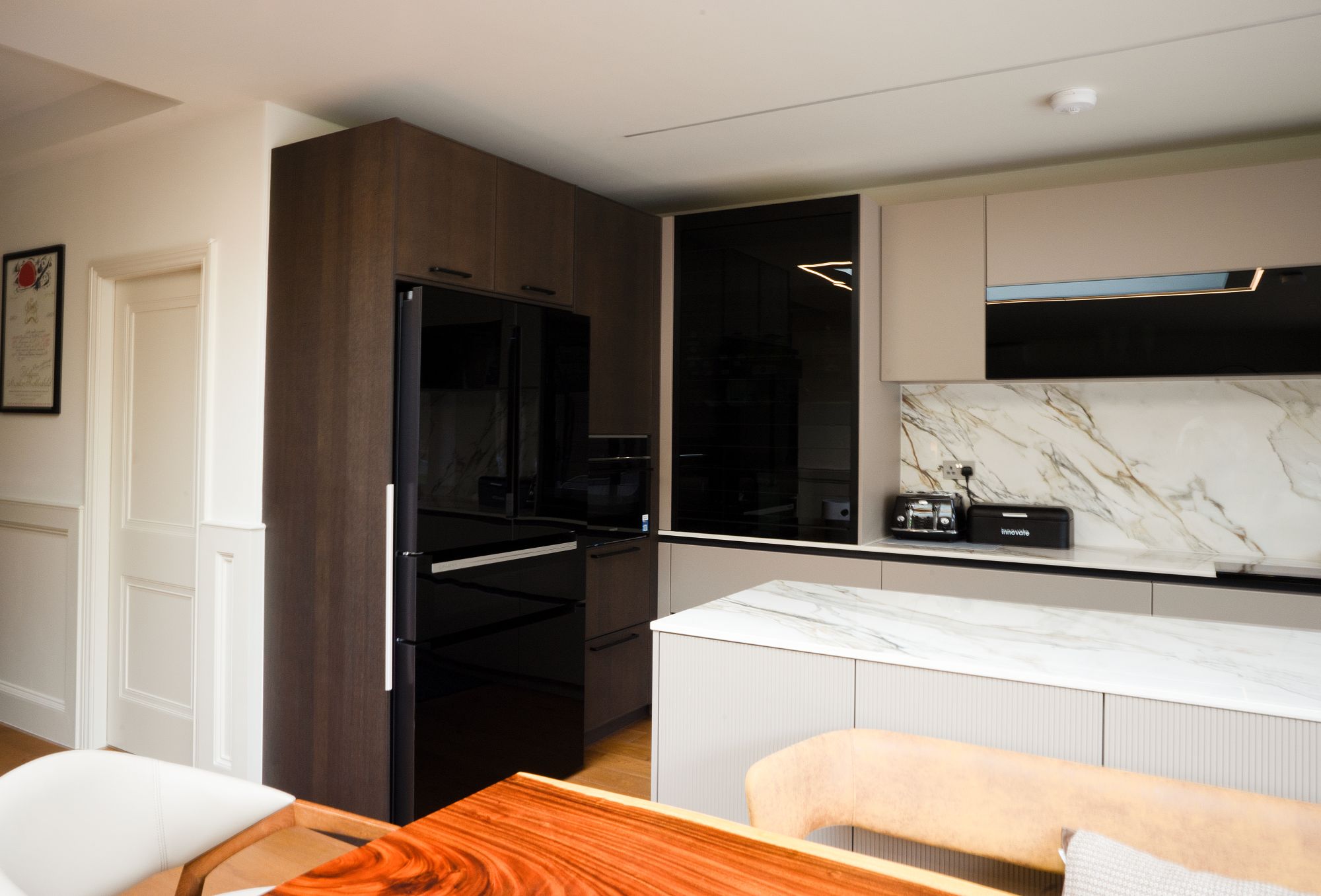 PGK Focus Alpine White Matt Black Profile Contemporary Kitchen Islington PGK Focus Alpine White Matt & Black Profile Contemporary Kitchen