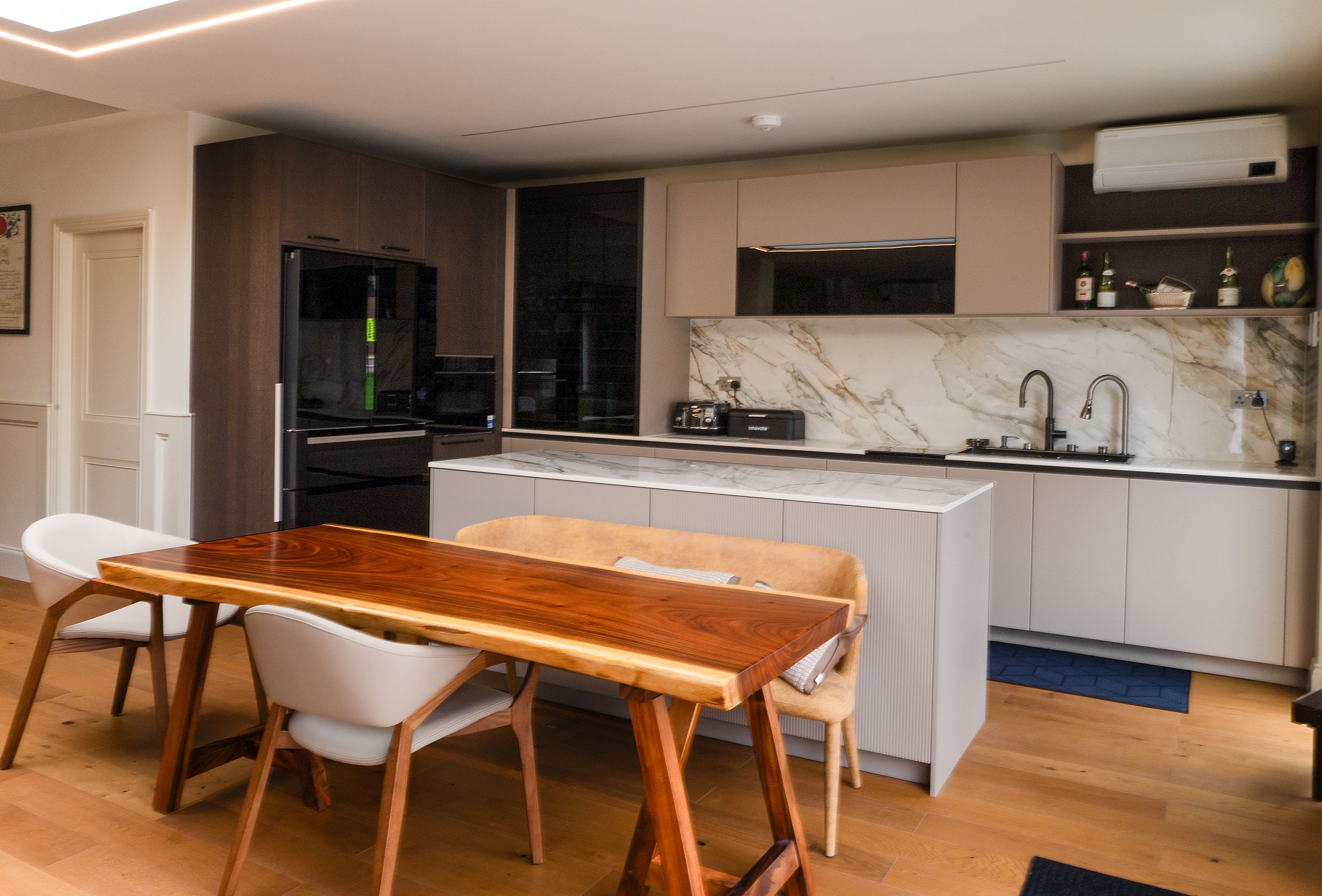 PGK Focus Alpine White Matt Black Profile Contemporary Kitchen Islington PGK Focus Alpine White Matt & Black Profile Contemporary Kitchen