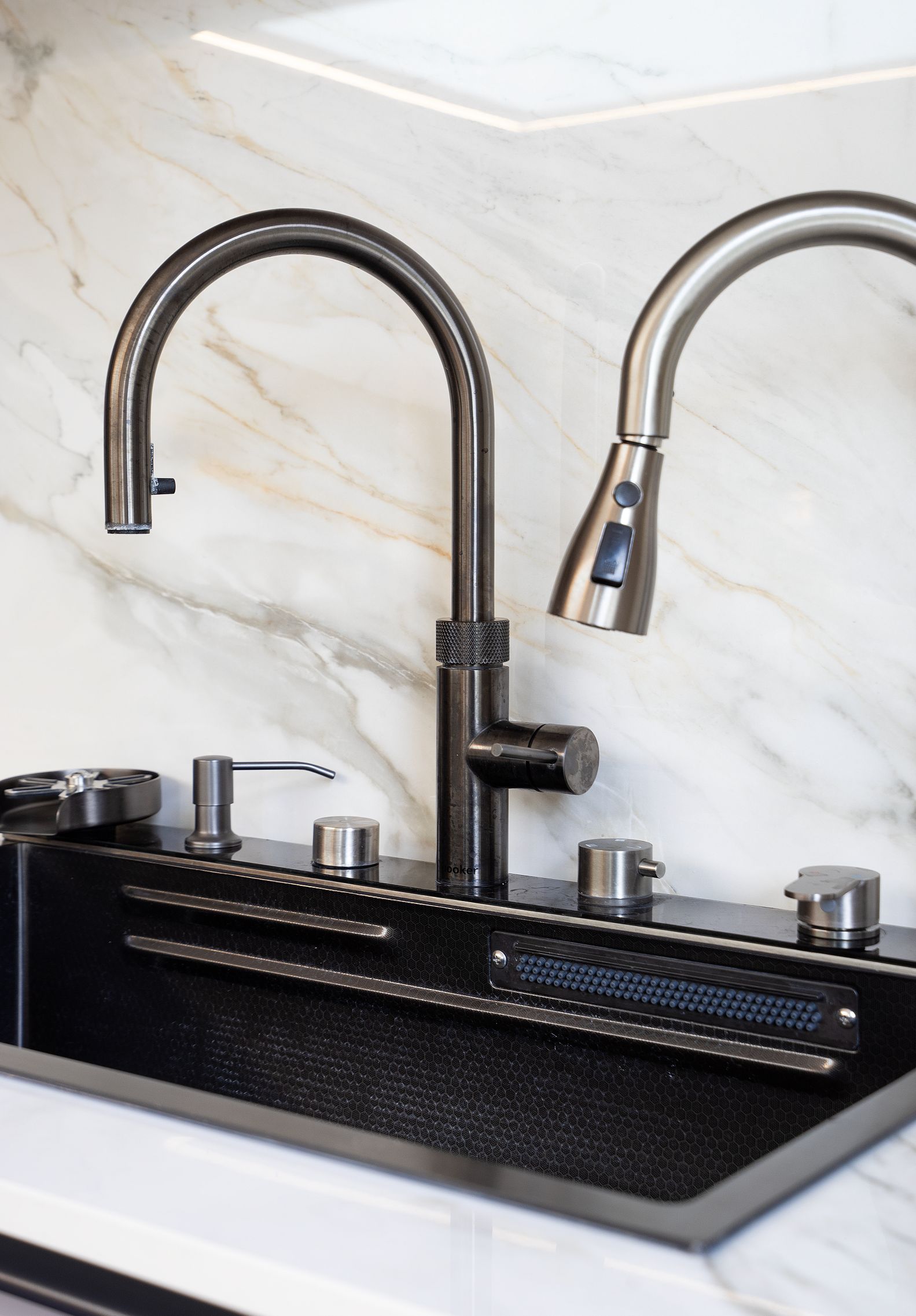 PGK Focus Alpine White Matt Black Profile Contemporary Kitchen Islington PGK Focus Alpine White Matt & Black Profile Contemporary Kitchen