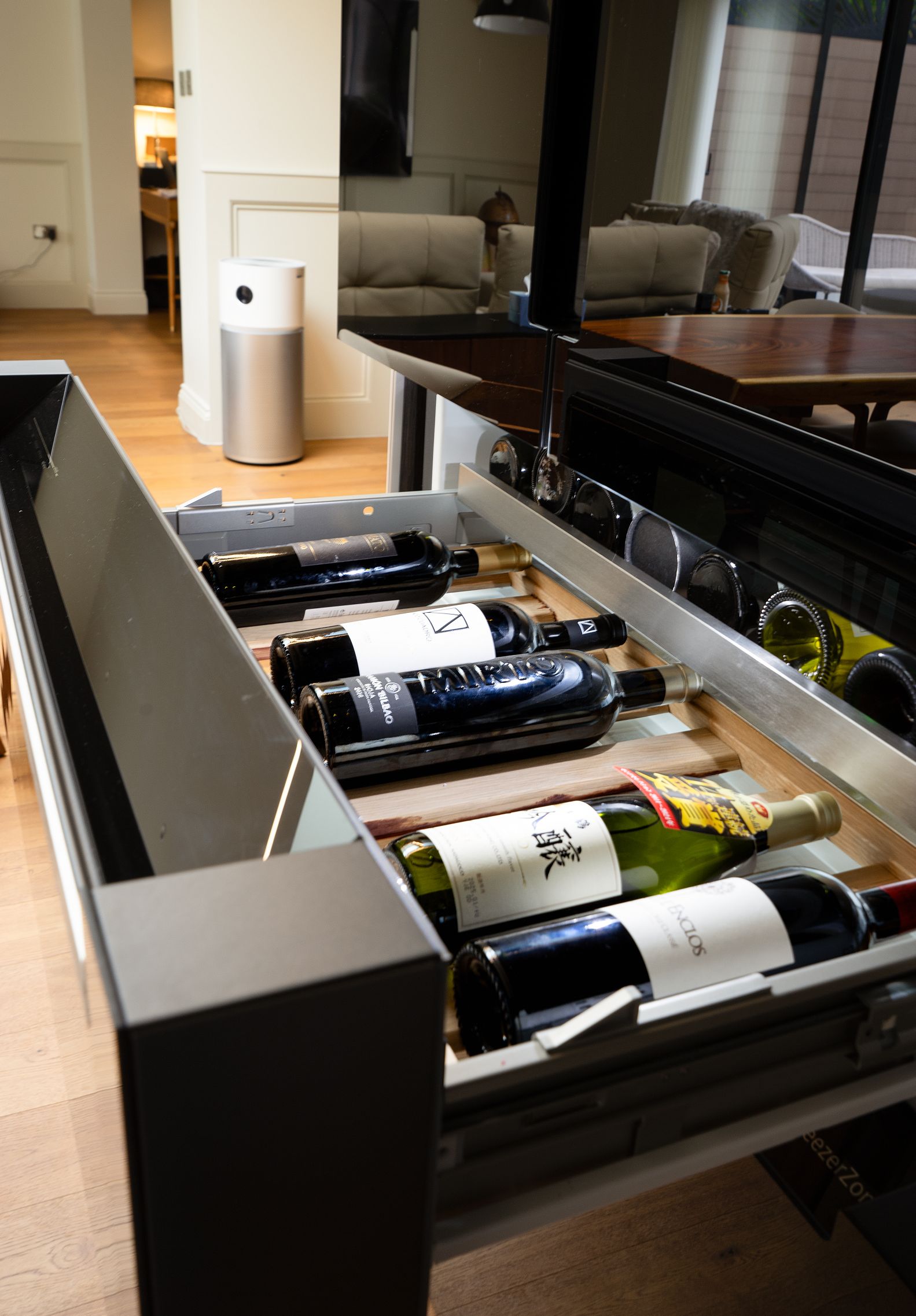 PGK Focus Alpine White Matt Black Profile Contemporary Kitchen Islington PGK Focus Alpine White Matt & Black Profile Contemporary Kitchen