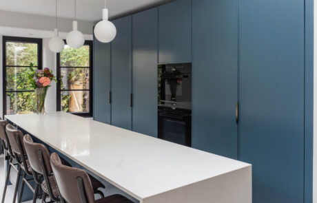 PGK Marine Blue Matte Polar White Focus Kitchen Chiswick PGK Marine Blue Matte & Polar White Focus Kitchen