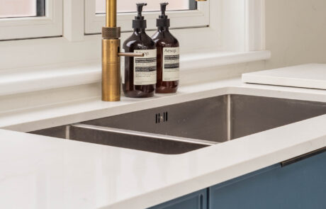 PGK Marine Blue Matte Polar White Focus Kitchen Chiswick PGK Marine Blue Matte & Polar White Focus Kitchen