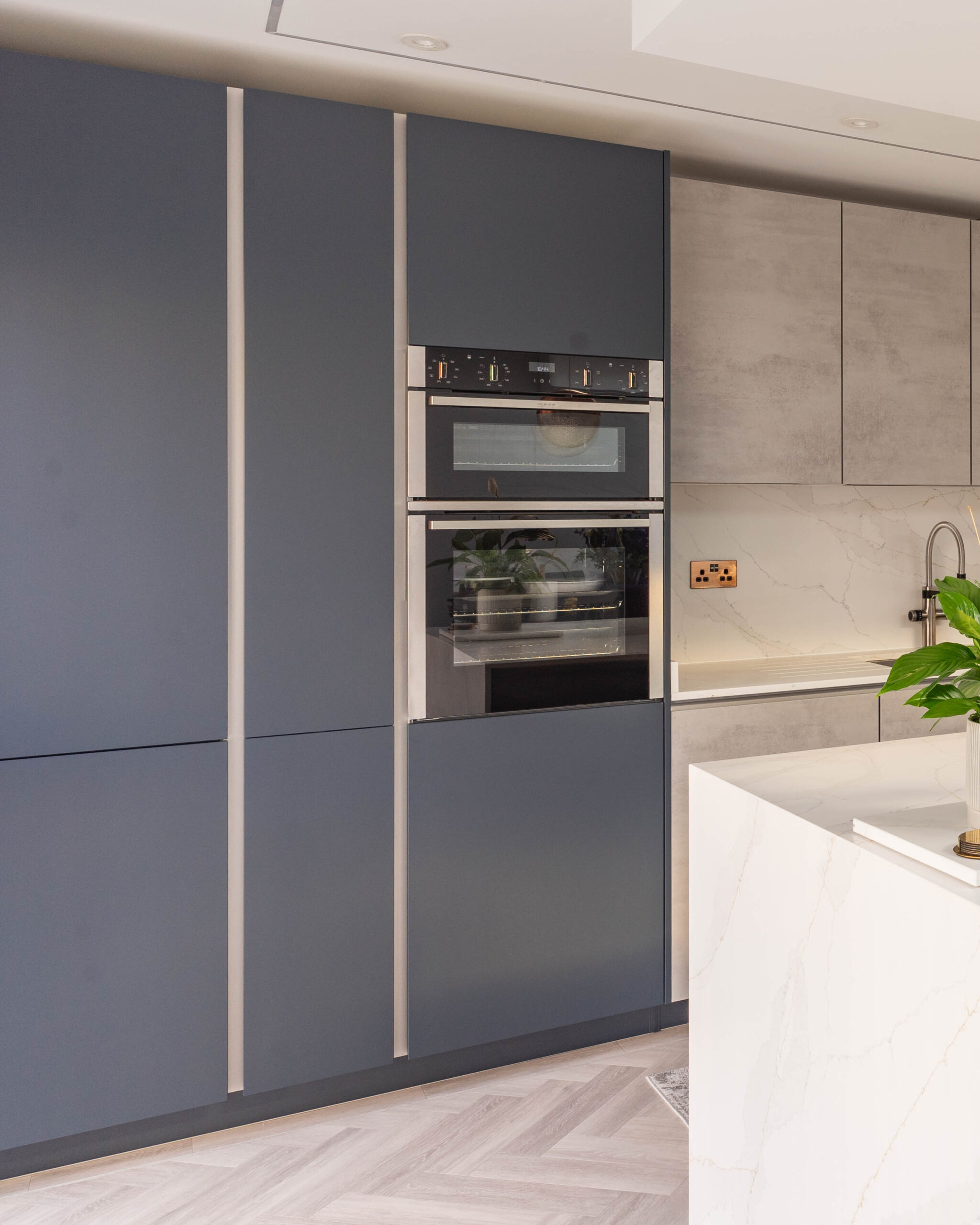 PGK Marine Focus Calacatta Gold Quartz Contemporary Kitchen Barnes PGK Marine Focus & Calacatta Gold Quartz Contemporary Kitchen