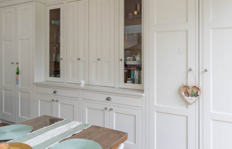 PGK Oyster Shell Shaker Carrara Quartz Traditional Kitchen Barnes PGK Oyster Shell Shaker & Carrara Quartz Traditional Kitchen