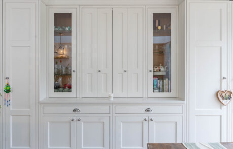 PGK Oyster Shell Shaker Carrara Quartz Traditional Kitchen Barnes PGK Oyster Shell Shaker & Carrara Quartz Traditional Kitchen