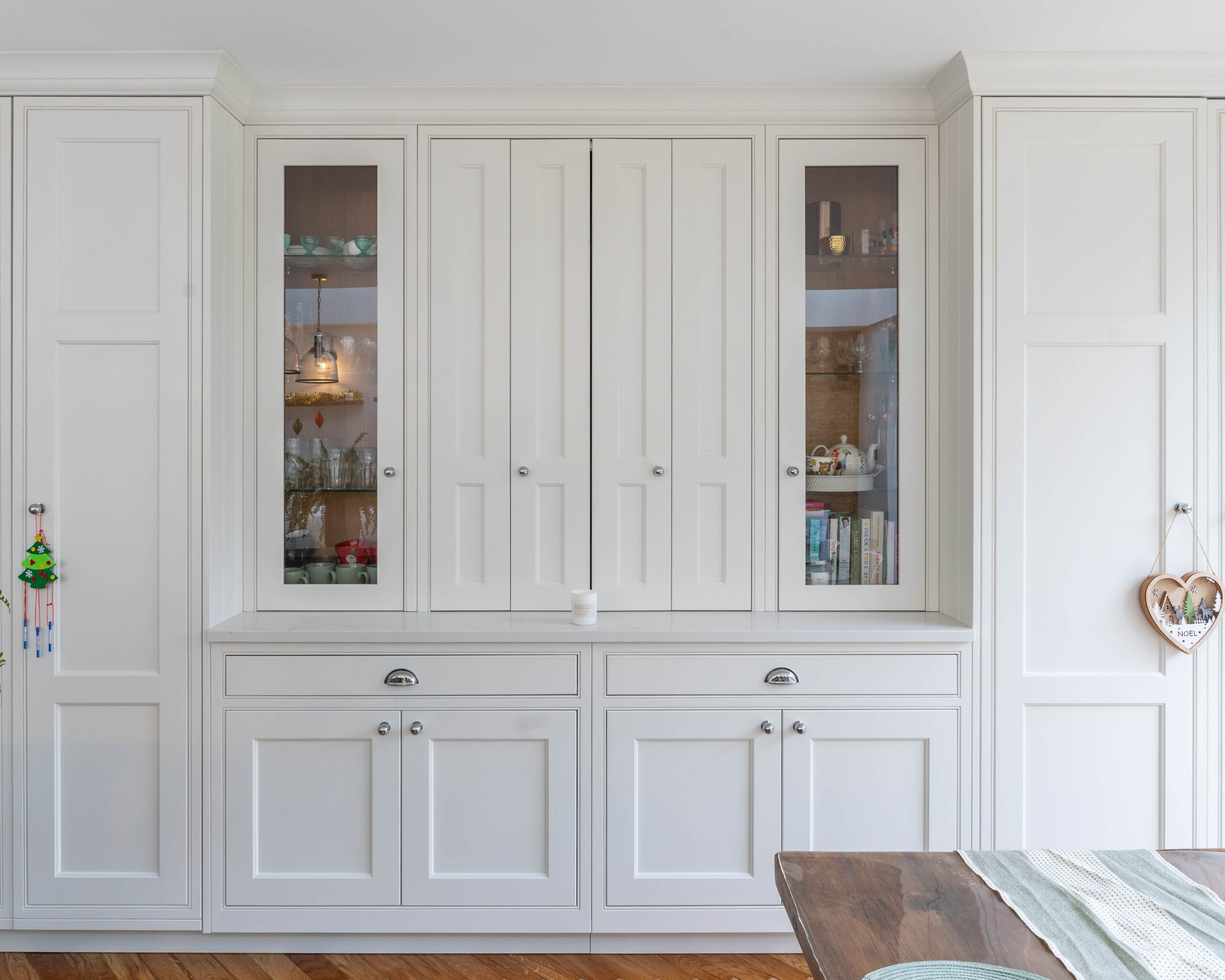 PGK Oyster Shell Shaker Carrara Quartz Traditional Kitchen Barnes PGK Oyster Shell Shaker & Carrara Quartz Traditional Kitchen