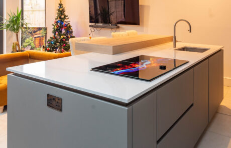 PGK Pistachio Shaker Calacatta White Artisan Kitchen Wimbledon PGK Pistachio Shaker & Calacatta White Artisan Kitchen