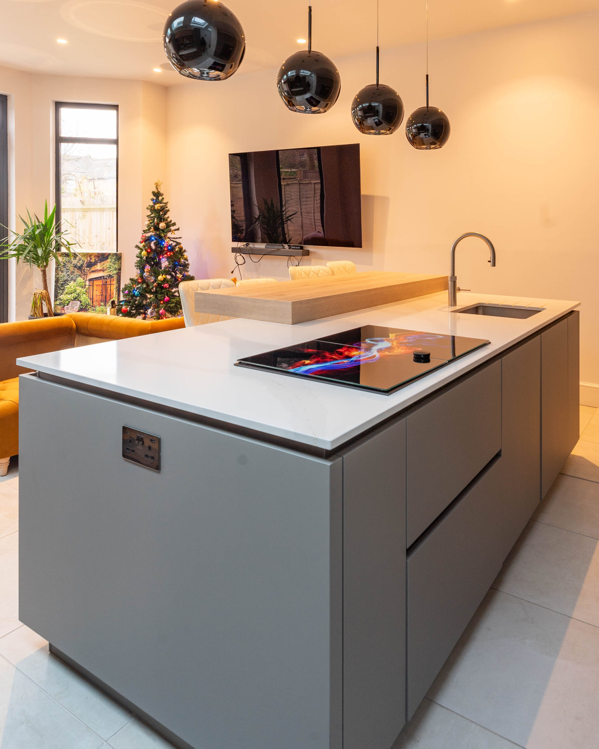 PGK Pistachio Shaker Calacatta White Artisan Kitchen Wimbledon PGK Pistachio Shaker & Calacatta White Artisan Kitchen