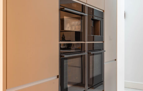 PGK Pistachio Shaker Calacatta White Artisan Kitchen Wimbledon PGK Pistachio Shaker & Calacatta White Artisan Kitchen