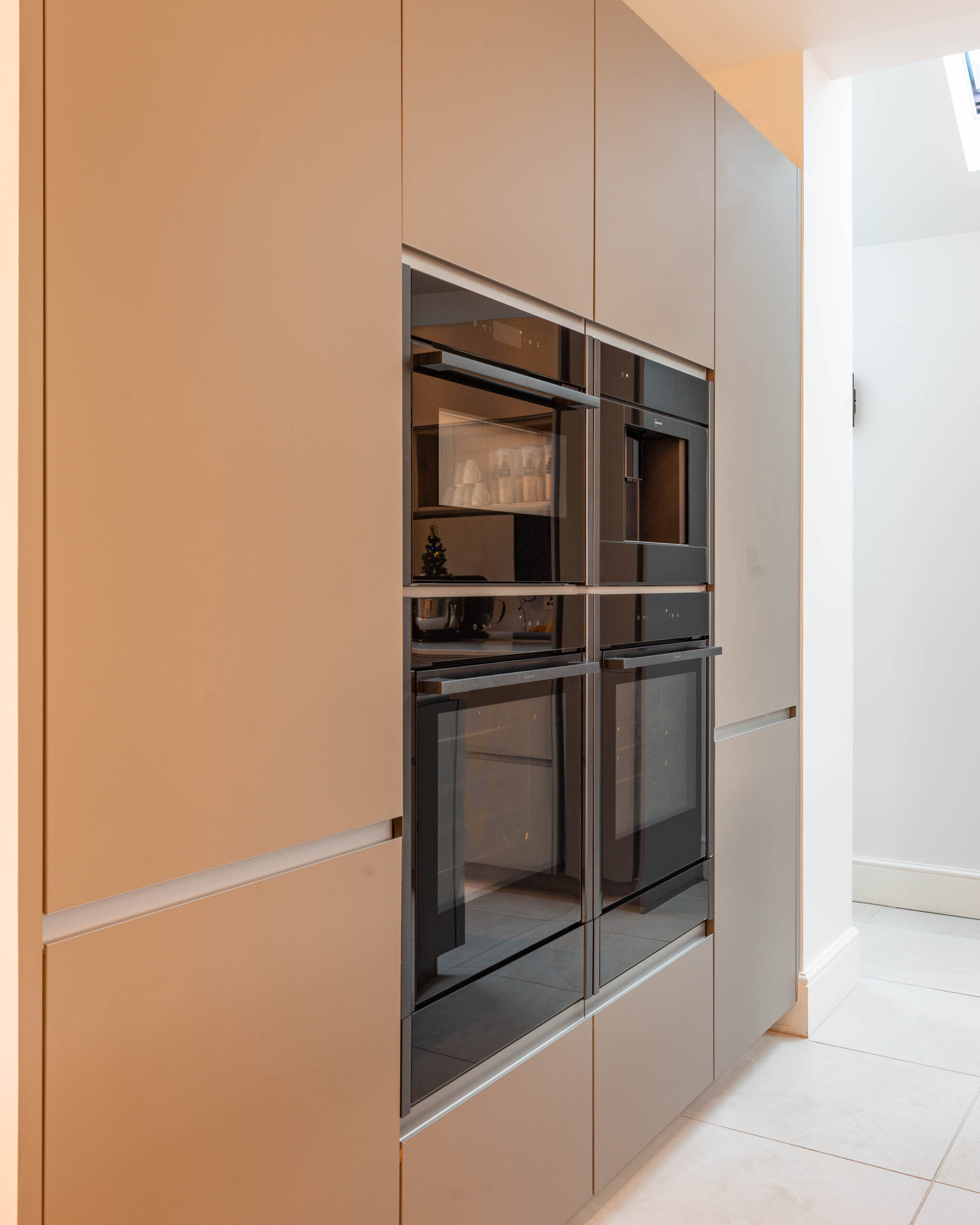 PGK Pistachio Shaker Calacatta White Artisan Kitchen Wimbledon PGK Pistachio Shaker & Calacatta White Artisan Kitchen