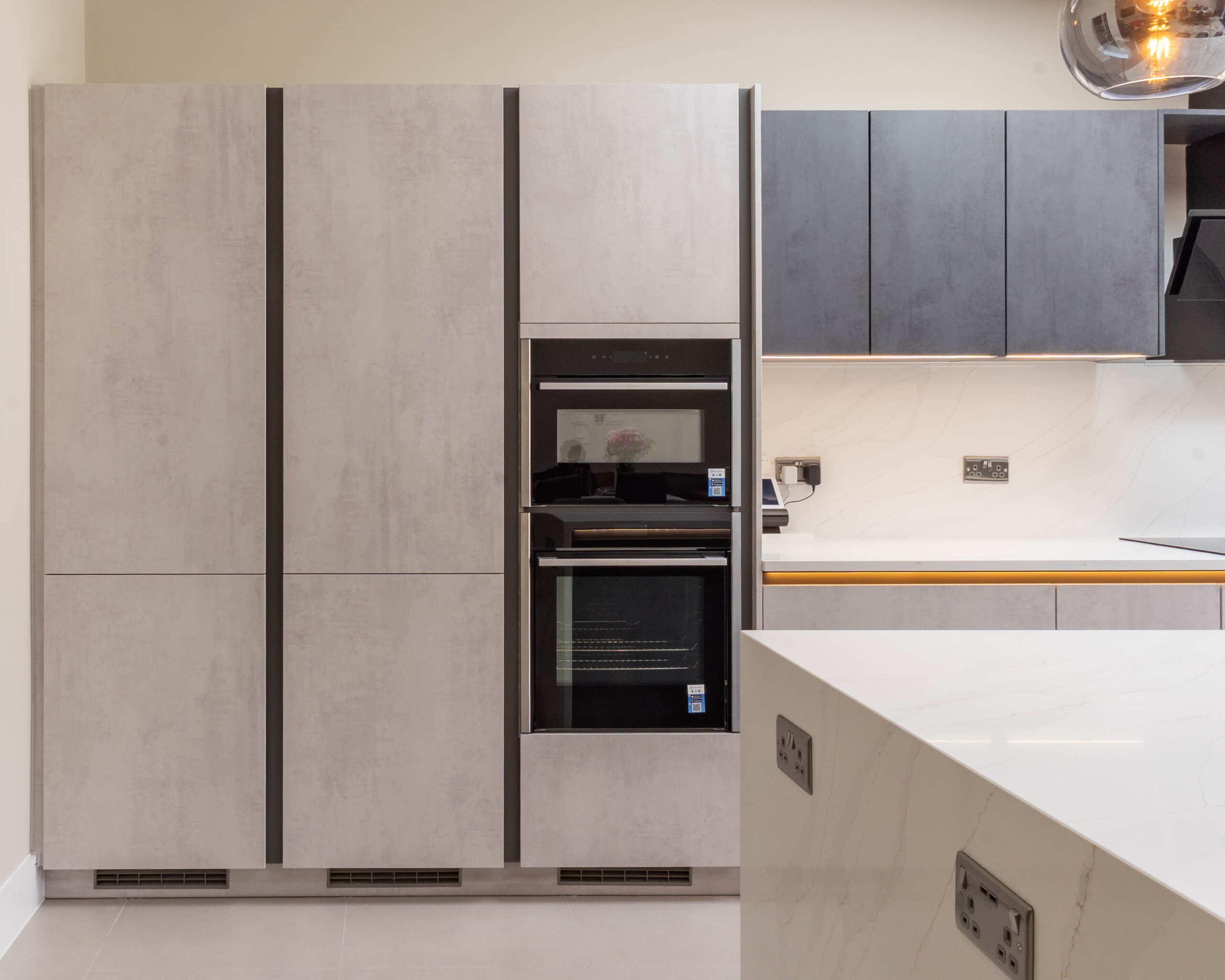 PGK Graphite Cashmere Signature Quartz Contemporary Kitchen Kensington PGK Graphite & Cashmere Signature Quartz Contemporary Kitchen